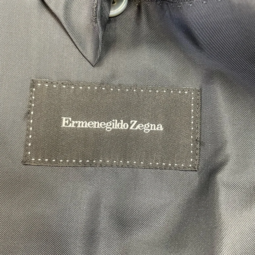 Ermenegildo Zegna Made in Italy‎ Tonal Mini Check Suit Jacket in Charcoal 46 R